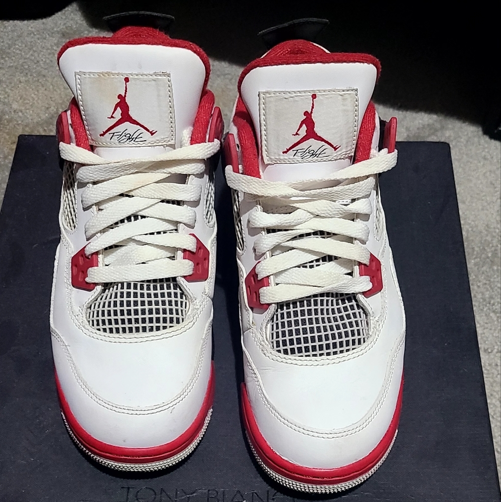 Jordan retro 4